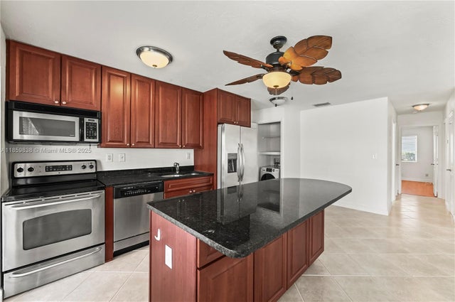 4 of 32 - 2895 Ne 32nd St 110, Fort Lauderdale, FL