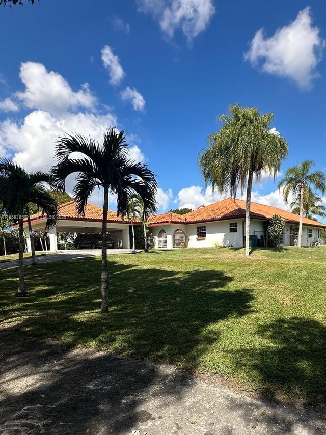 1 of 24 - 18901 Sw 53rd St, Southwest Ranches, FL