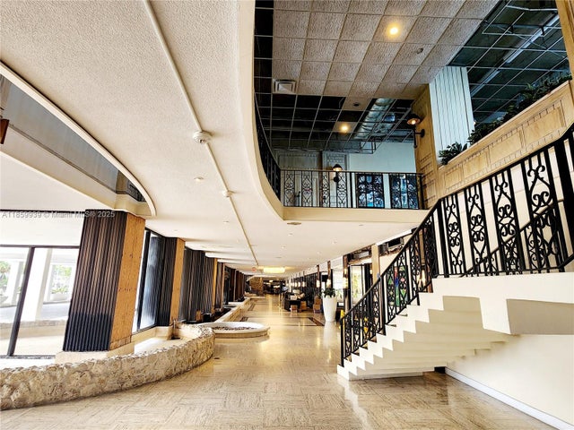 4 of 48 - 5555 Collins Ave 9s, Miami Beach, FL