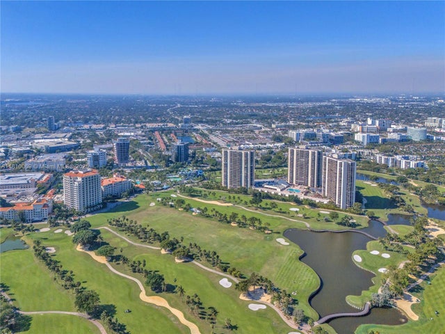 5 of 56 - 20351 W Country Club Dr Th17, Aventura, FL