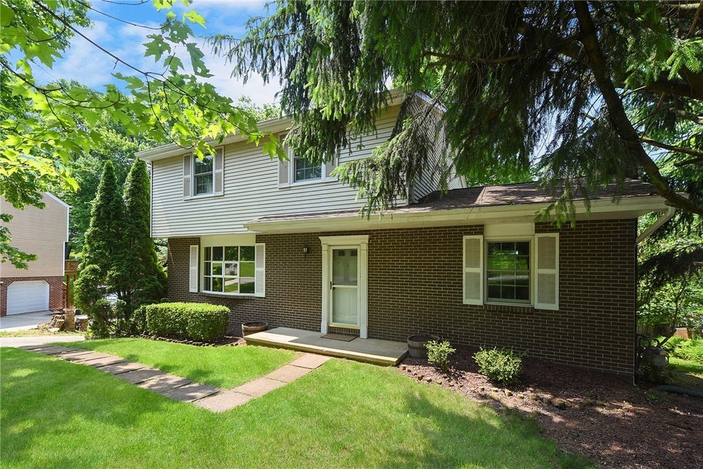 662 Huntington Drive, Cranberry