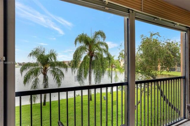 4 of 28 - 6219 Coral Lake Dr 207, Margate, FL