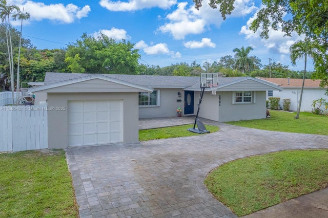 2 of 51 - 2221 N 43rd Ave, Hollywood, FL