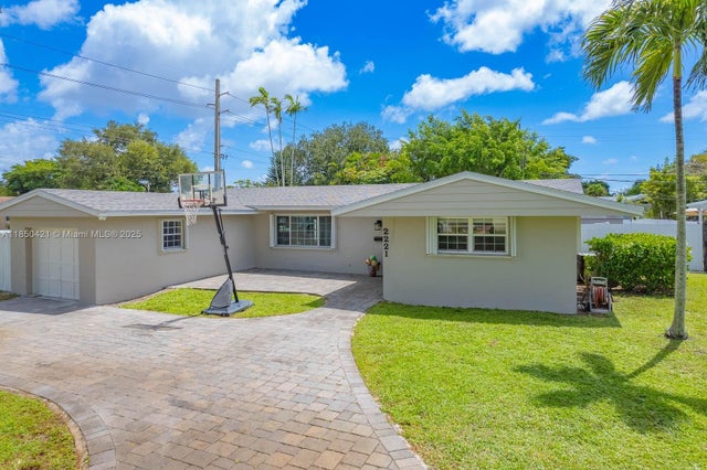 3 of 51 - 2221 N 43rd Ave, Hollywood, FL