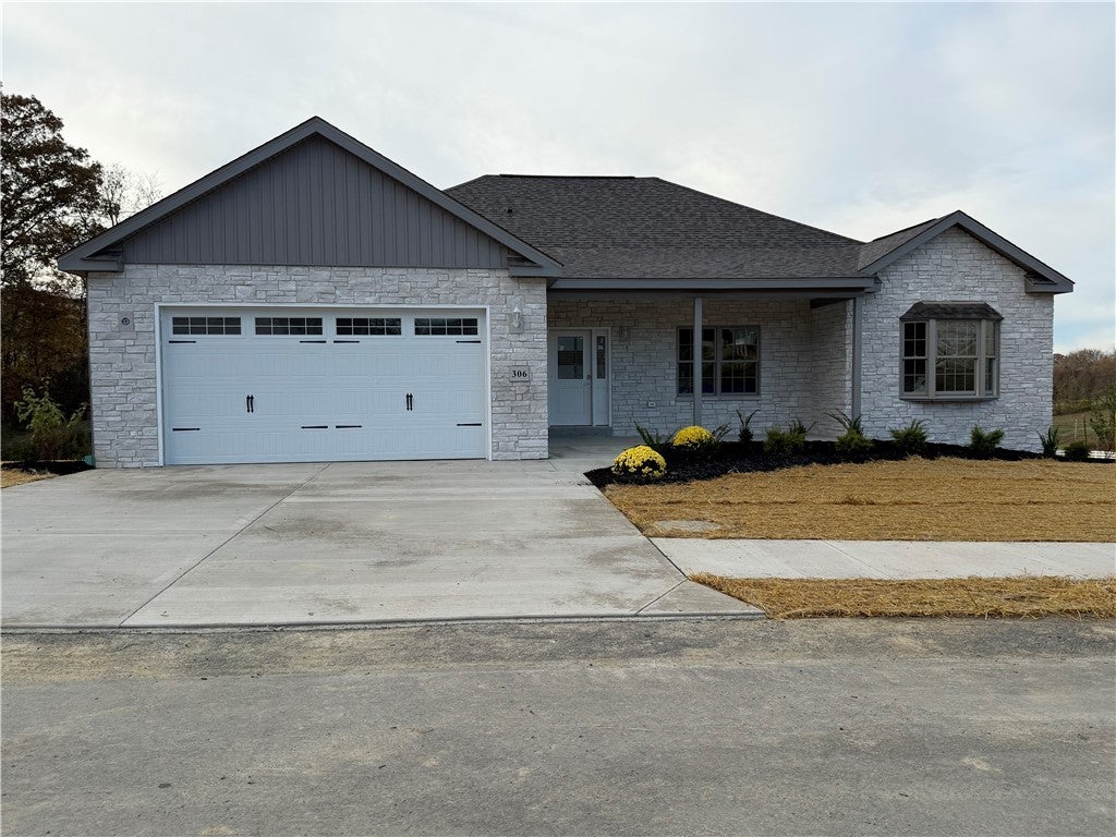 Lot 211 Hunters Crossing, Peters