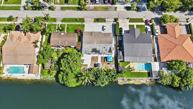 5 of 46 - 528 W 45th Pl, Hialeah, FL