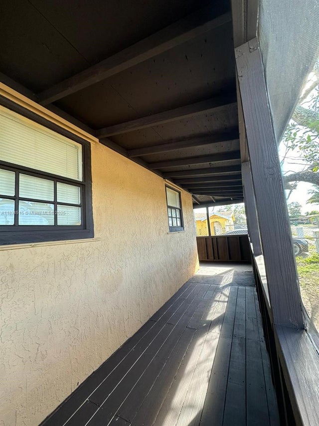 4 of 49 - 125 Sw 11th Ave, South Bay, FL
