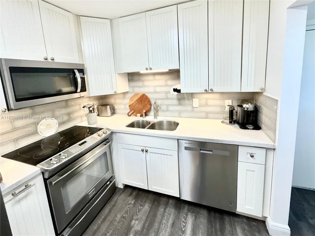 3 of 28 - 9355 Sw 8th St 416, Boca Raton, FL