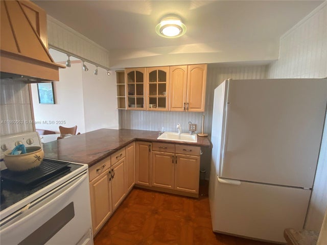 4 of 20 - 20379 W Country Club Dr 935-3, Aventura, FL