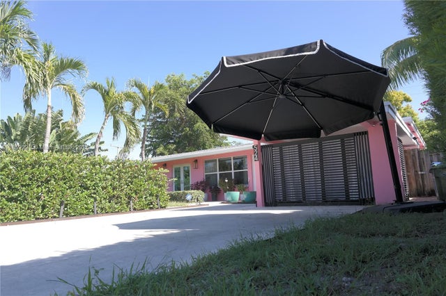 3 of 95 - 524 Ne 27th Dr, Wilton Manors, FL