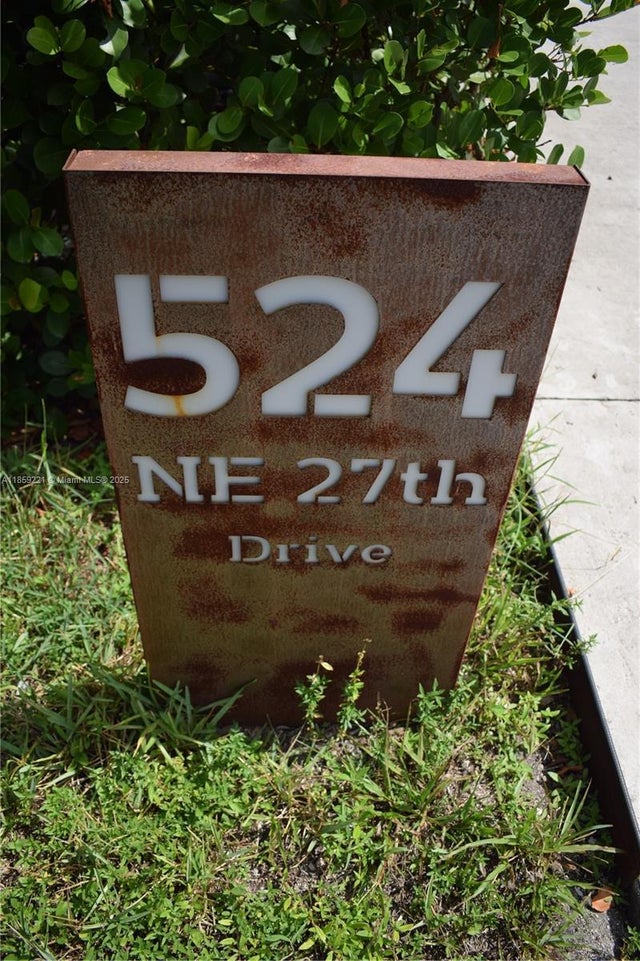 4 of 95 - 524 Ne 27th Dr, Wilton Manors, FL