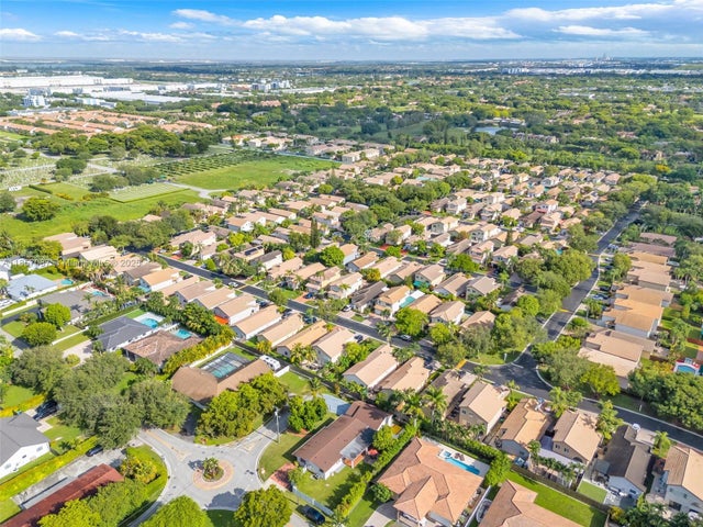 5 of 47 - 2851 Nw 99th Ave, Doral, FL