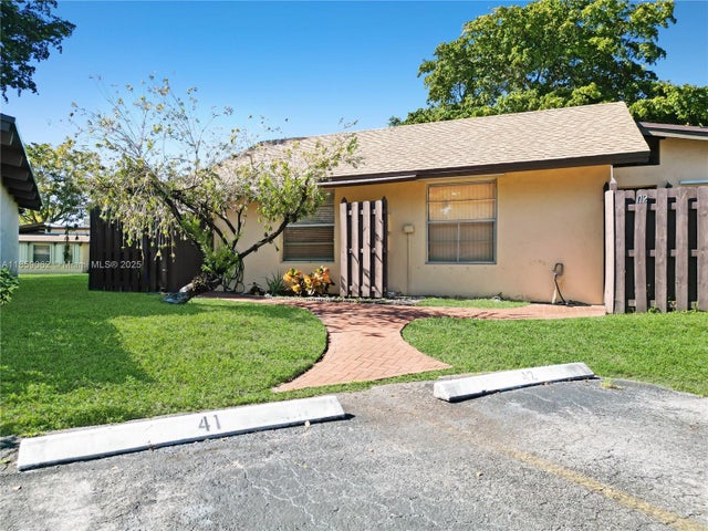 1 of 23 - 114 Essex Rd 1-36, Hollywood, FL