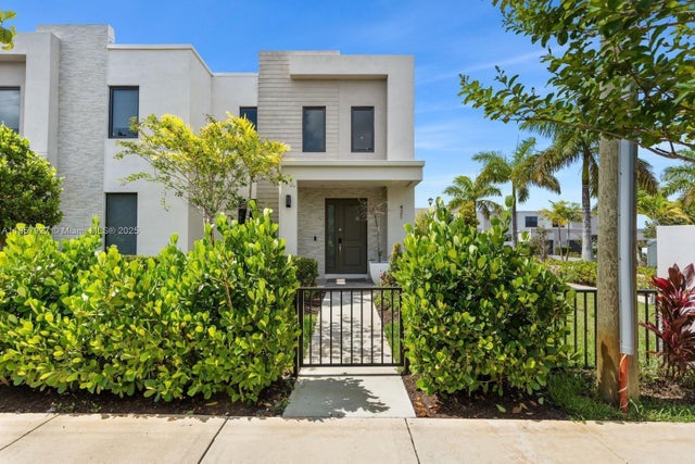1 of 46 - 421 Nw 17th St, Fort Lauderdale, FL