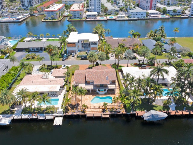 4 of 74 - 624 Palm Dr, Hallandale Beach, FL