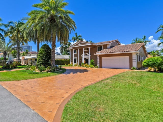 5 of 74 - 624 Palm Dr, Hallandale Beach, FL
