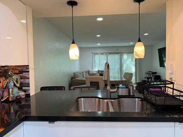 3 of 36 - 4018 Del Río Way, Sunrise, FL