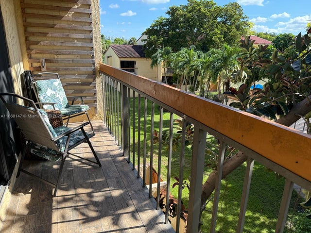 5 of 36 - 4018 Del Río Way, Sunrise, FL