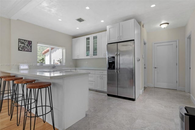 4 of 43 - 535 Sw 39th Ave, Miami, FL