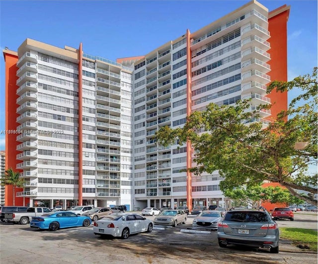 3 of 32 - 1351 Ne Miami Gardens Dr 1601e, Miami, FL