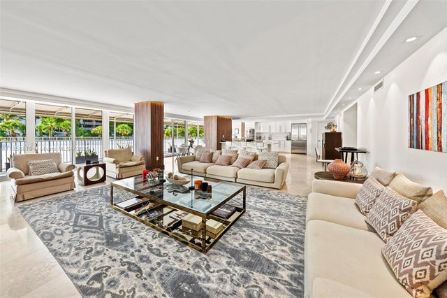 2 of 47 - 600 Grapetree Dr 3bs, Key Biscayne, FL