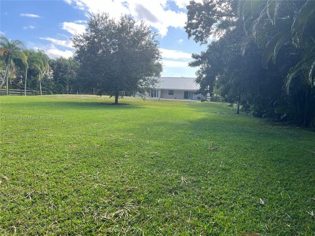 3 of 12 - 11501 Sw 3rd St, Plantation, FL