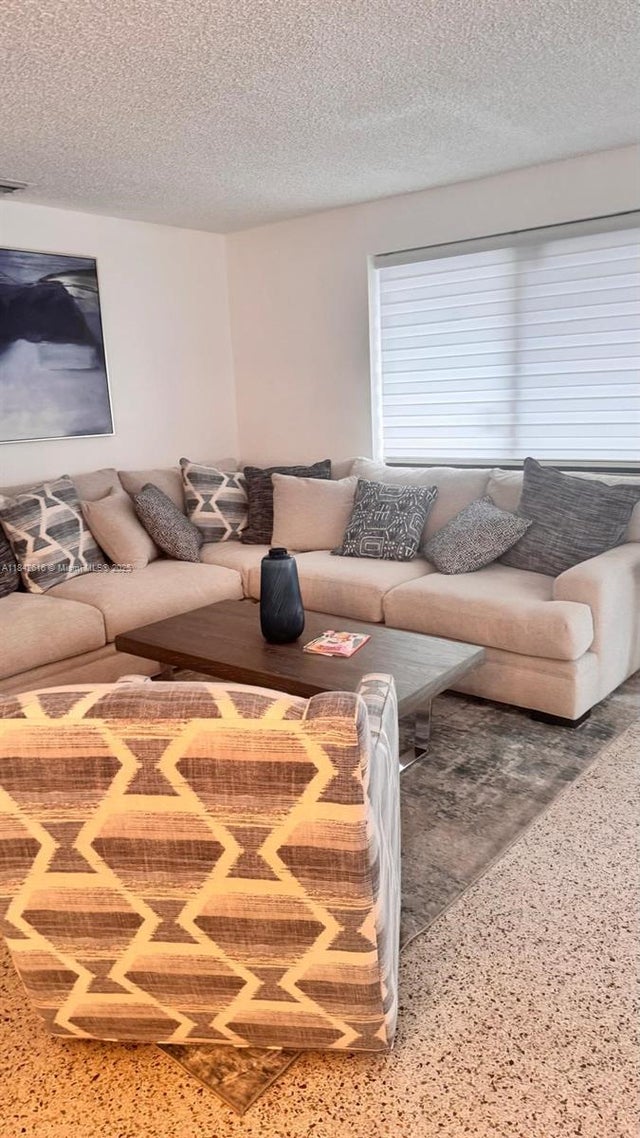 3 of 19 - 125 W 14th St, Hialeah, FL