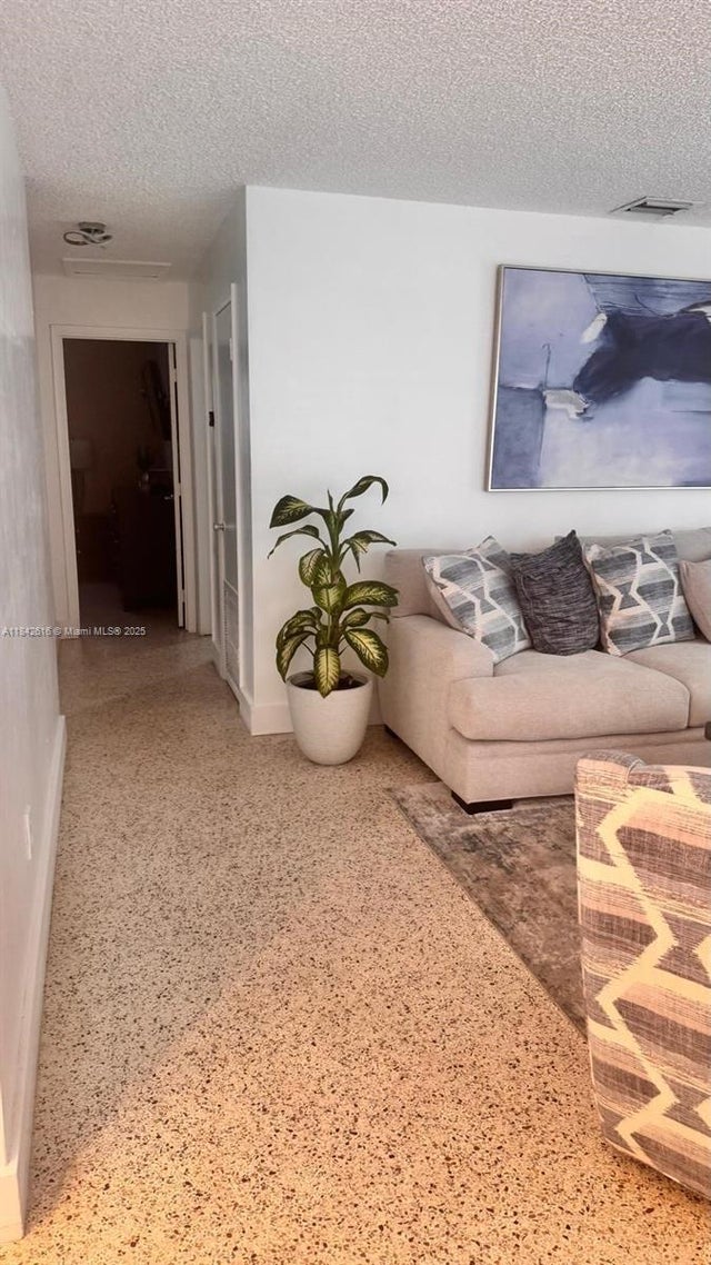 5 of 19 - 125 W 14th St, Hialeah, FL