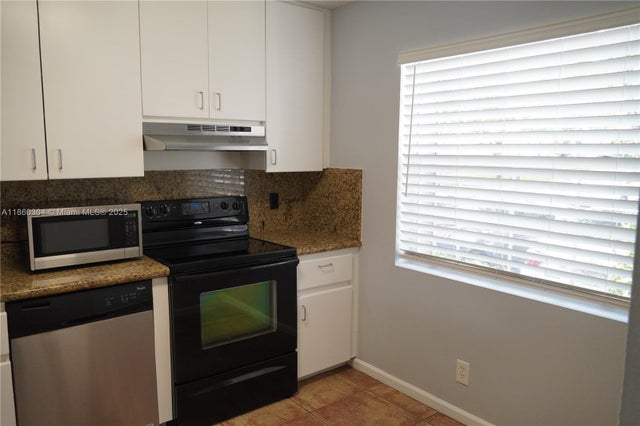 4 of 17 - 1514 Springside Dr, Weston, FL