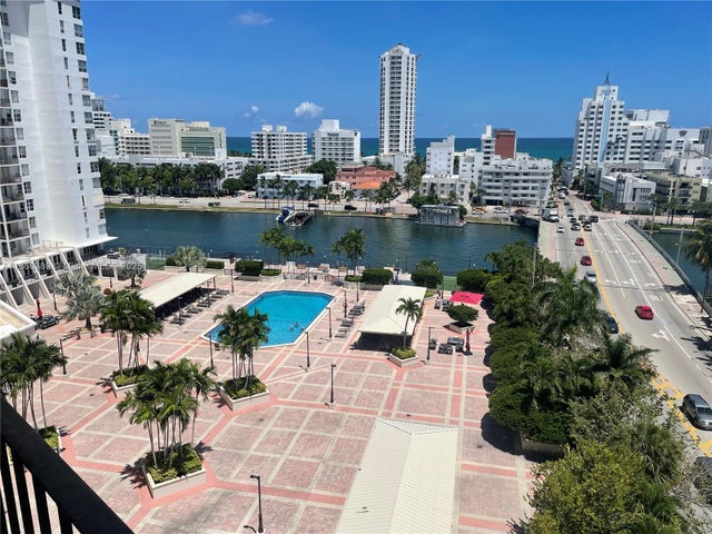 3 of 12 - 4101 Pine Tree Dr 926,925, Miami Beach, FL
