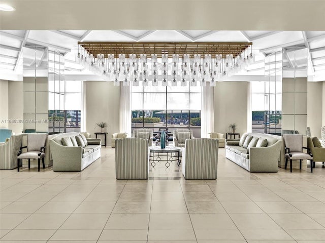 5 of 12 - 4101 Pine Tree Dr 926,925, Miami Beach, FL