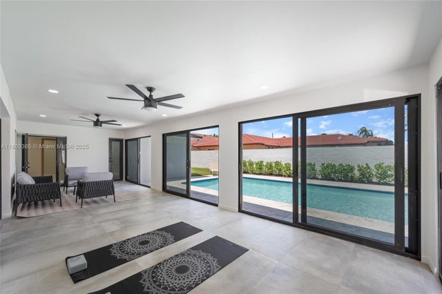 3 of 24 - 2415 Ne 35th Dr, Fort Lauderdale, FL