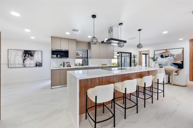 5 of 24 - 2415 Ne 35th Dr, Fort Lauderdale, FL