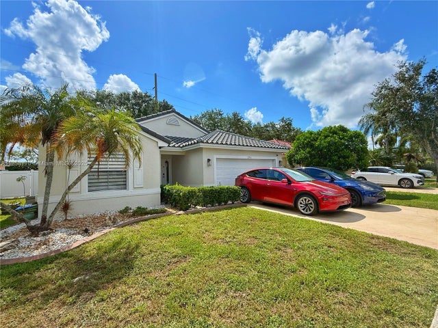 5 of 29 - 2411 Nw 184th Ter, Pembroke Pines, FL