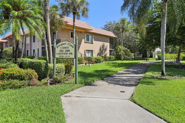 1 of 32 - 195 Lakeview Dr 105, Weston, FL