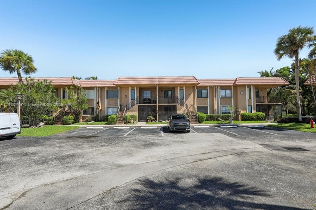 2 of 32 - 195 Lakeview Dr 105, Weston, FL