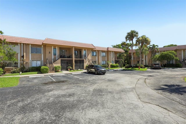 3 of 32 - 195 Lakeview Dr 105, Weston, FL