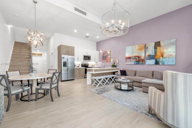 1 of 40 - 4444 Nw 8th Ct, Plantation, FL