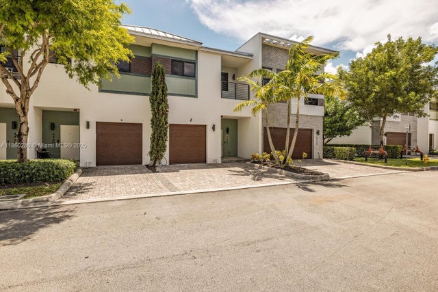 2 of 40 - 4444 Nw 8th Ct, Plantation, FL