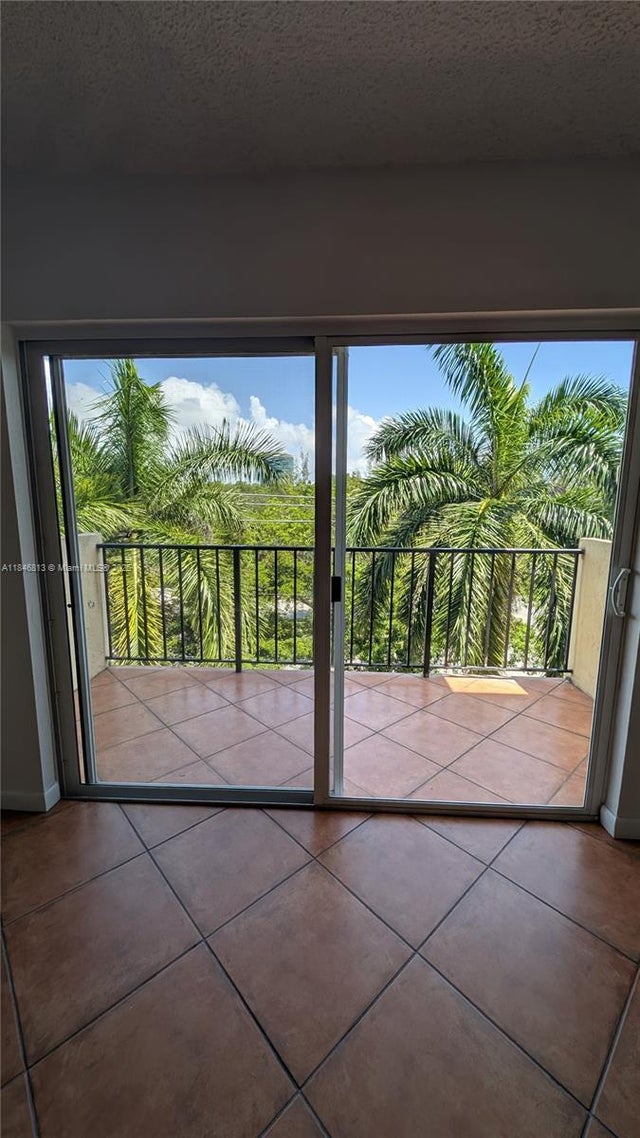 4 of 23 - 2600 Ne 135th St 4e-a, North Miami, FL