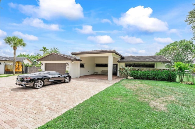 3 of 49 - 14830 Dade Pine Ave, Miami Lakes, FL