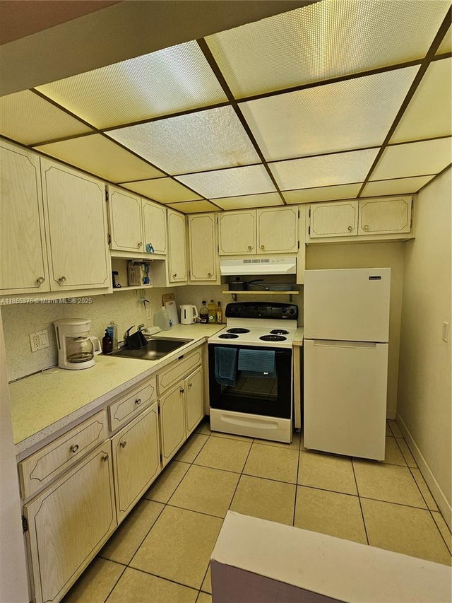 2 of 12 - 3081 Nw 47th Ter 112, Lauderdale Lakes, FL
