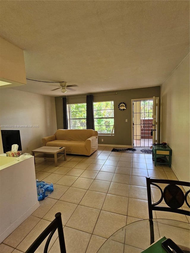 3 of 12 - 3081 Nw 47th Ter 112, Lauderdale Lakes, FL