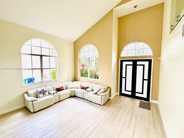 4 of 33 - 5044 Sw 164th Ave, Miramar, FL