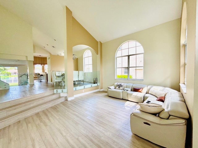5 of 33 - 5044 Sw 164th Ave, Miramar, FL