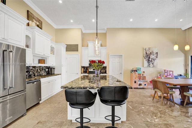2 of 46 - 2707 S Parkview Dr, Hallandale Beach, FL