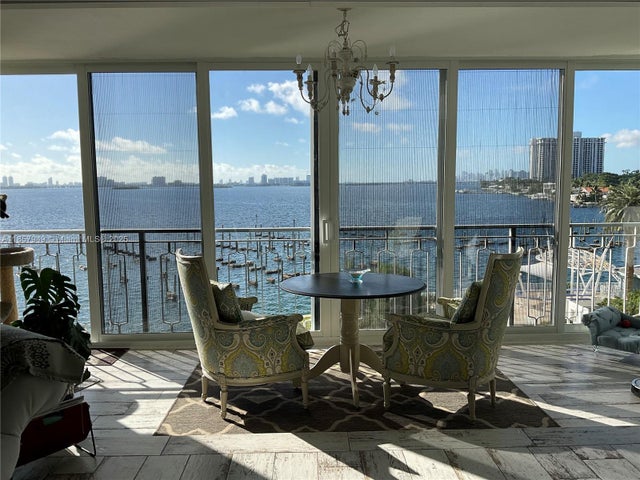 1 of 29 - 11111 Biscayne Blvd 5d, Miami, FL
