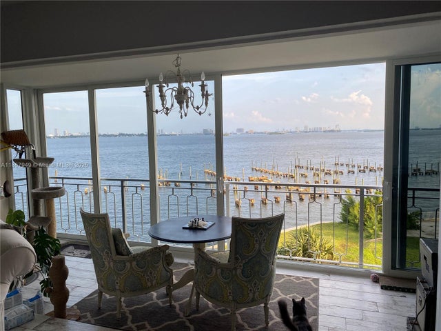 5 of 29 - 11111 Biscayne Blvd 5d, Miami, FL