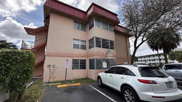 3 of 52 - 19001 Ne 14th Ave 145, Miami, FL
