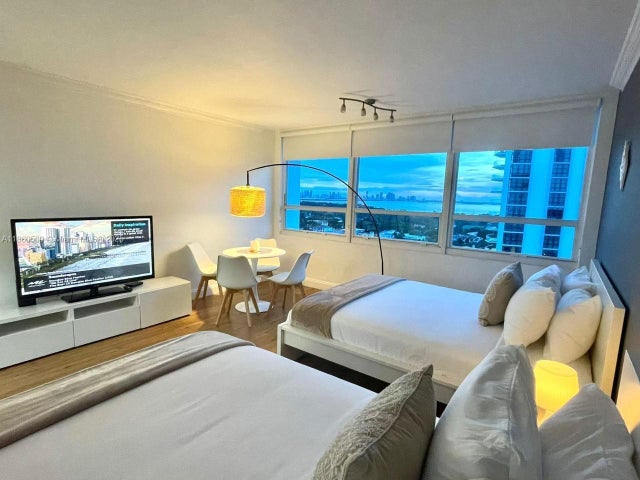 1 of 21 - 5445 Collins Ave 1607, Miami Beach, FL